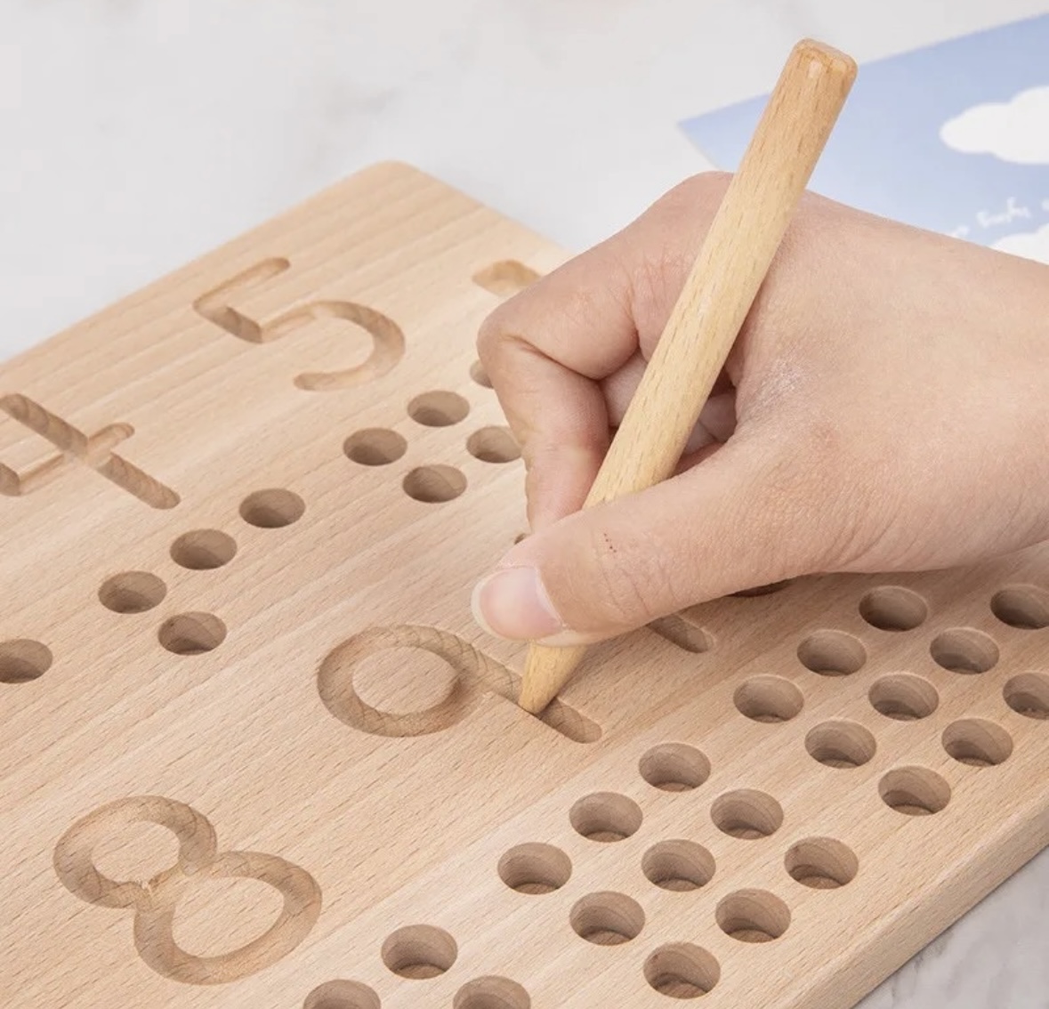 Numbers tracing board