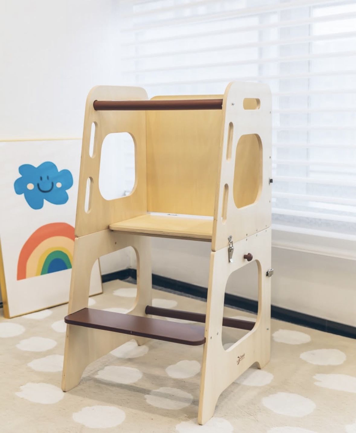 Convertible helper tower-table