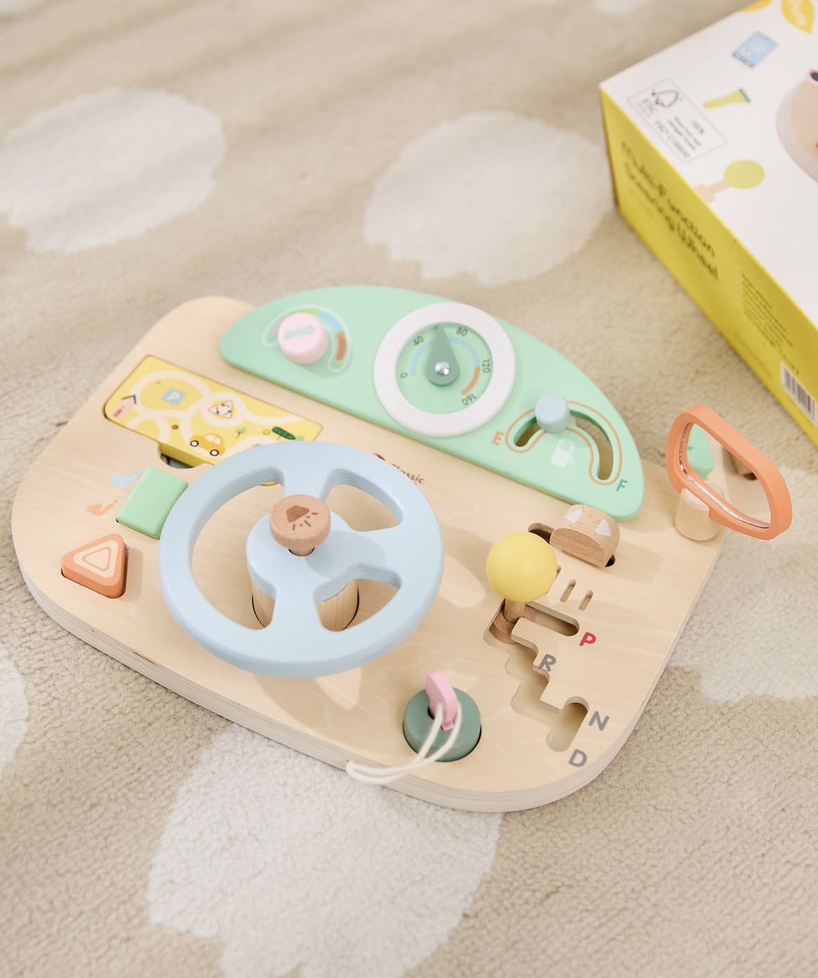 Multifunctional steering wheel