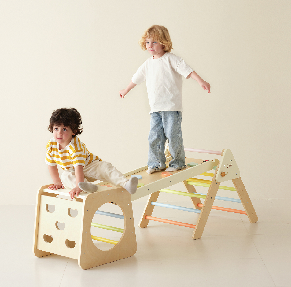 Climbing gym set